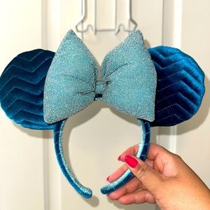 Disney Minnie ears.